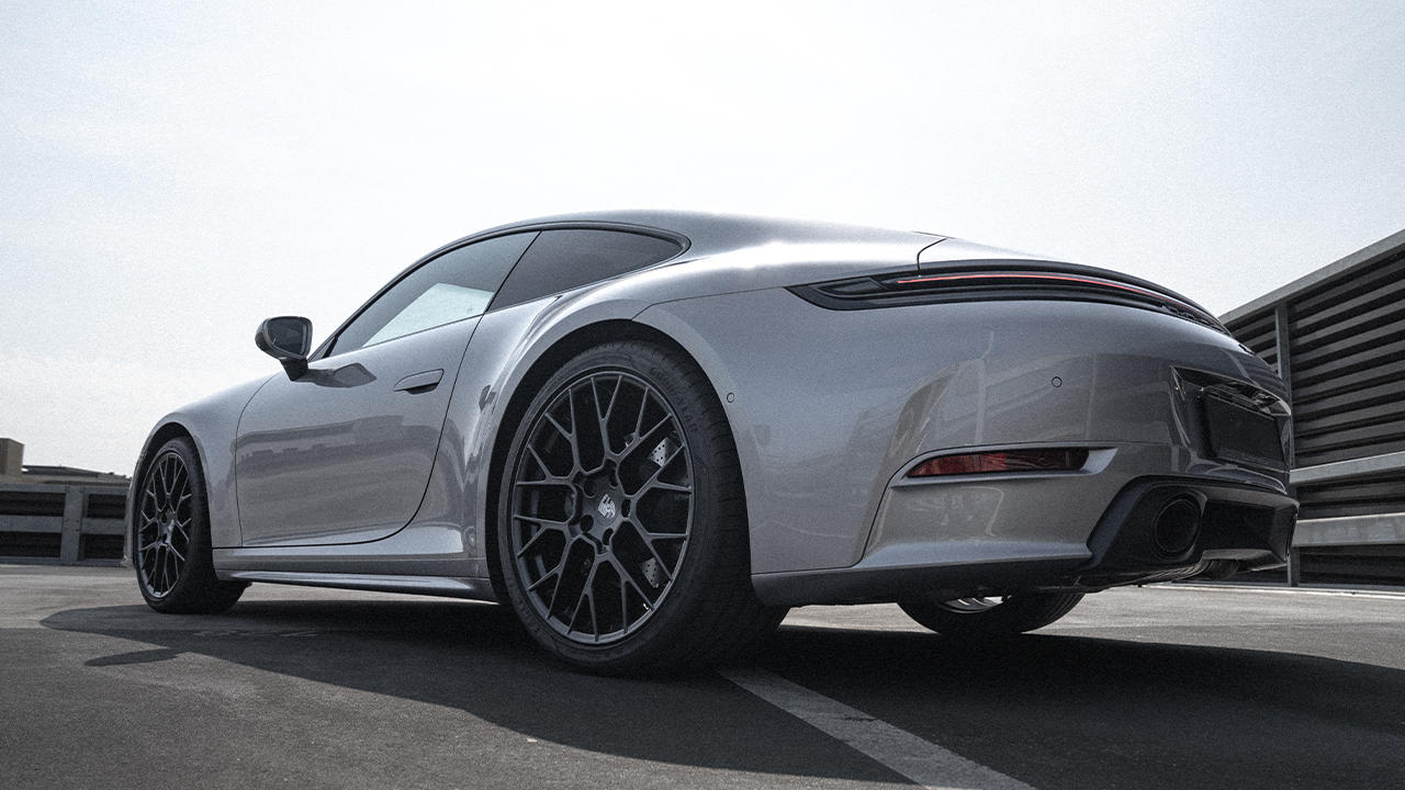 flxbl-website-drop-porsche-carrera-992.2-clean-edit-image-01