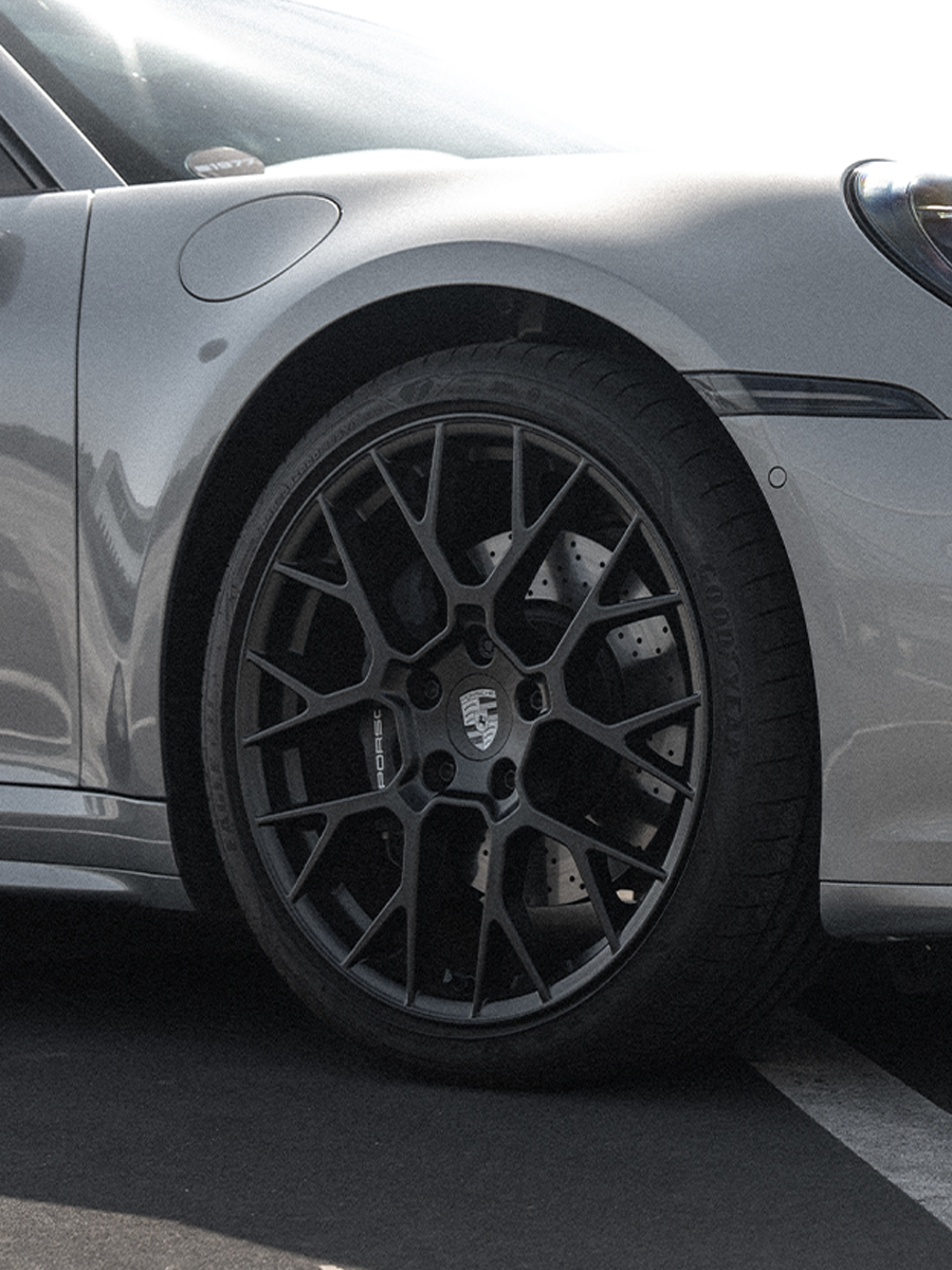 flxbl-website-drop-porsche-carrera-992.2-clean-edit-image-02